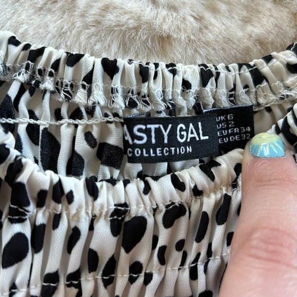 Nasty Gal Collection Dalmatian print long sleeve blouse, size 2 - Picture 4 of 6